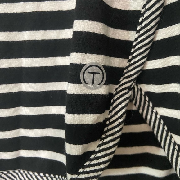 Talbots EUC size M UPF 50 classic black/white stripe nautical 3/4 sleeve top - Picture 4 of 5